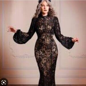 Laura Byrnes California Lace dress